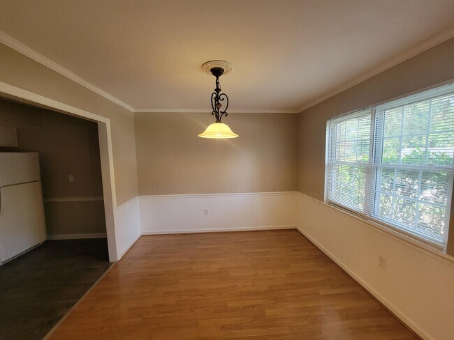 Foto del edificio - 2309 Creekview Dr