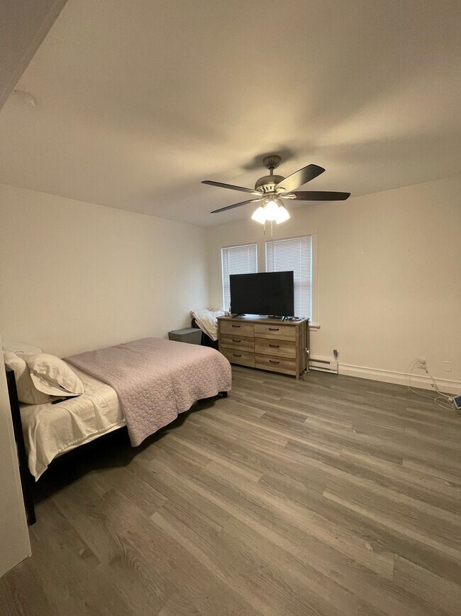 Foto del edificio - 526 Merrick Rd