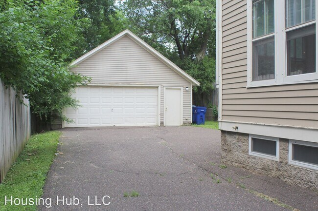 Building Photo - 3 br, 1.5 bath House - 695 Conway St