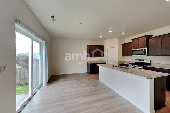 Foto del edificio - 1315 W 15th Ave