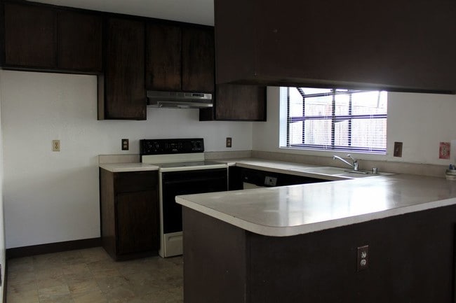 Building Photo - 2588 Gillimer Dr