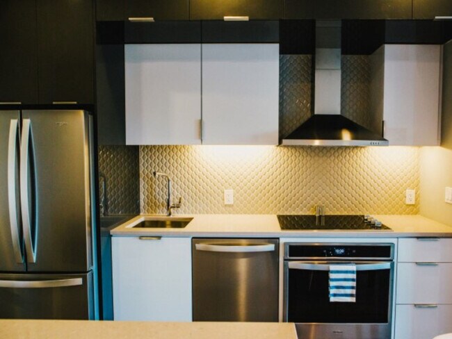Photo du bâtiment - 655 Sterling Lyon Pkwy
