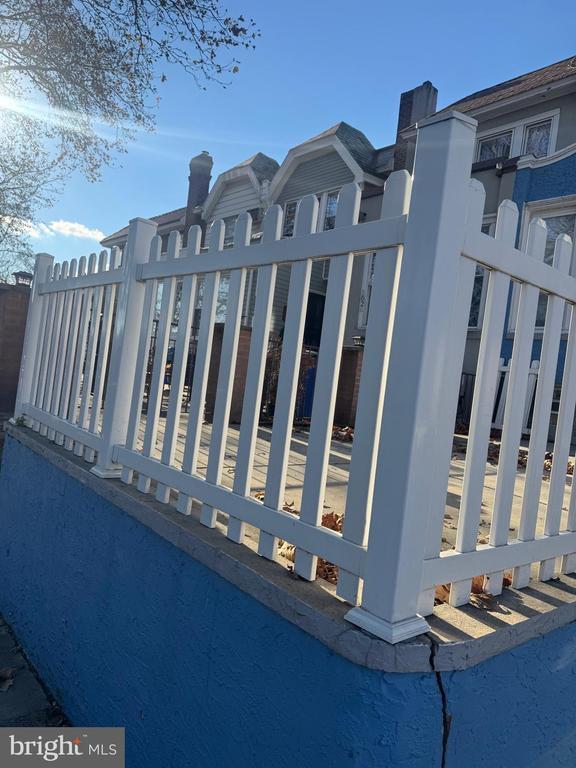 Primary Photo - 5028 Whitaker Ave