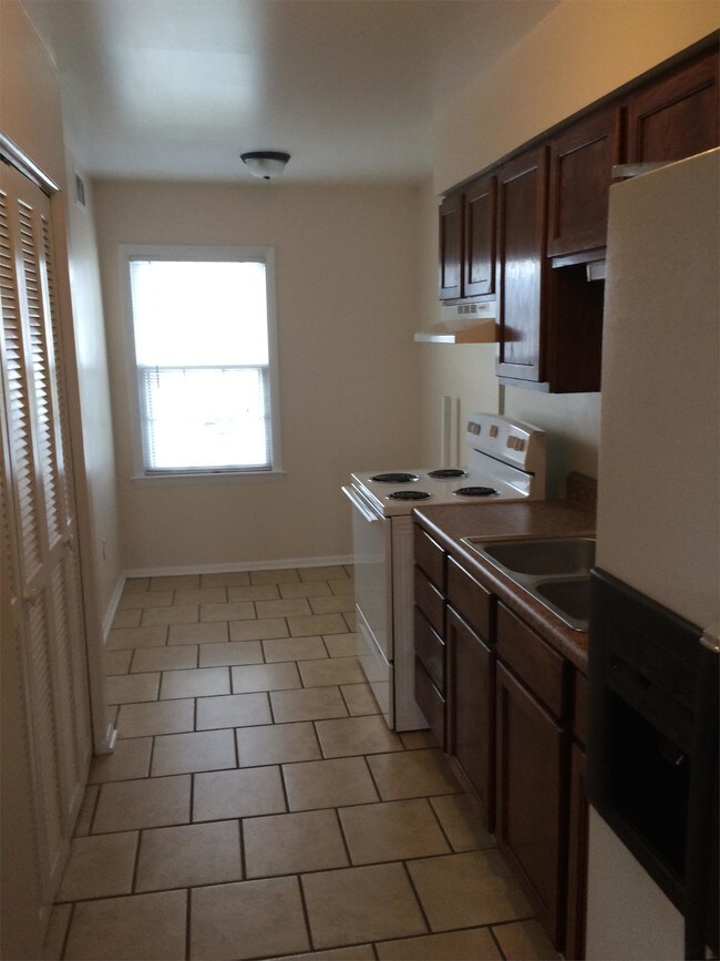 Building Photo - 6503 Carefree Ln