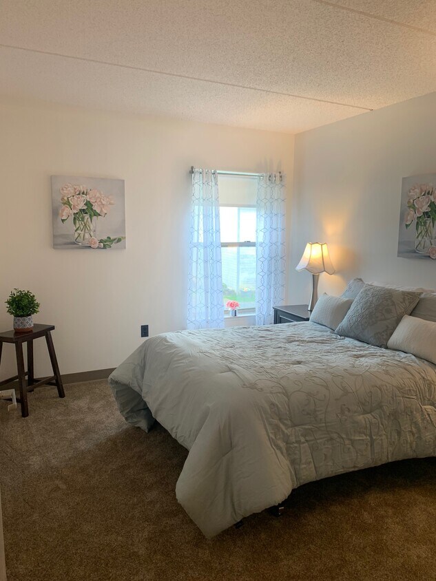 Foto principal - 255 W North Ave