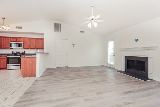 Foto del edificio - 2140 Cason Trail