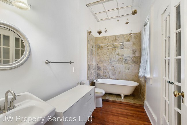 Building Photo - 2 br, 2 bath House - 5025 S. Prieur