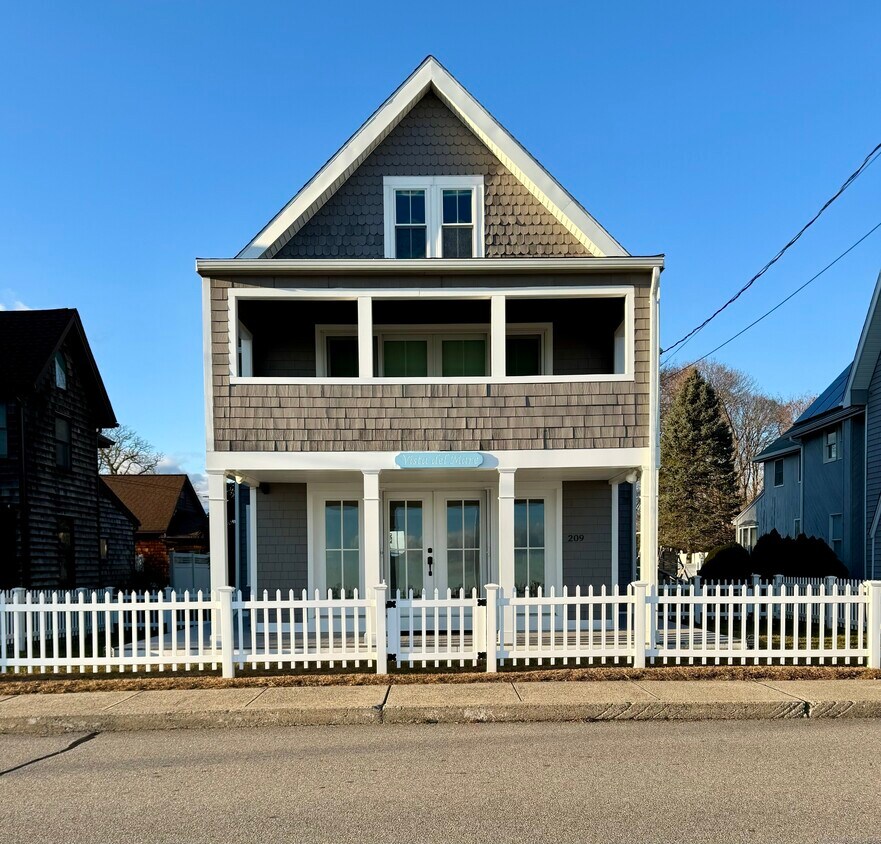 Foto principal - 209 Seaside Ave