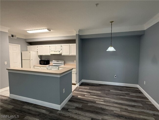 Building Photo - 11571 Villa Grand