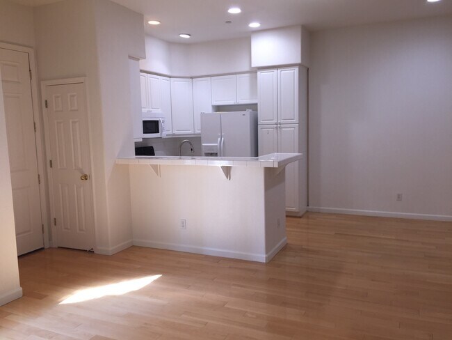 Building Photo - 3 Bedrooms; 3 Bathrooms; 1,243 SqFt. Singl...