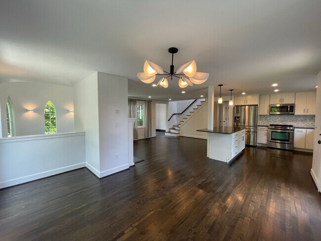Building Photo - 4Bd/2.5Ba Seattle House