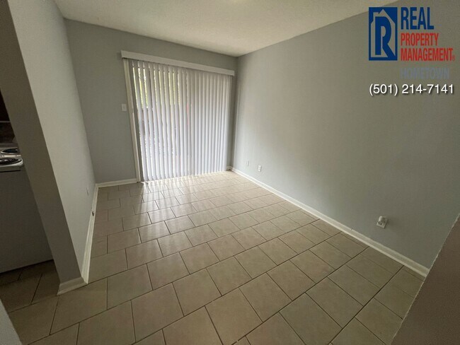 Foto del edificio - 2714 John Ashley Dr
