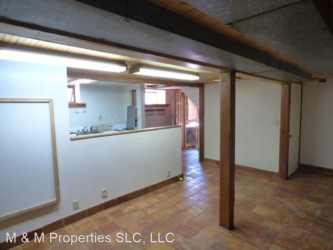 Building Photo - 2 br, 1 bath House - 522 S 1200 E #B