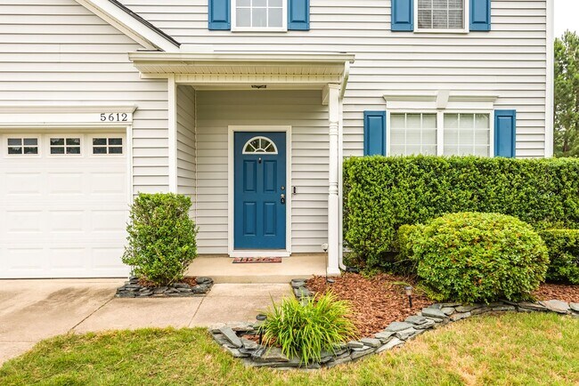Foto del edificio - Spacious 4BR Home Near Brier Creek