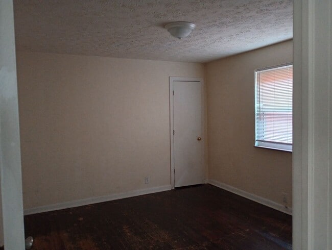 Foto del edificio - Great 2 bedroom Near Ritter Park in Huntington