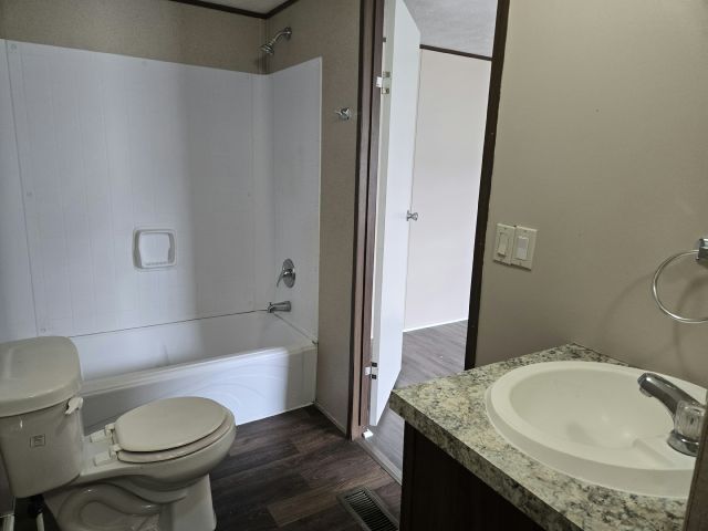 Foto del edificio - 215 Magnolia Ln