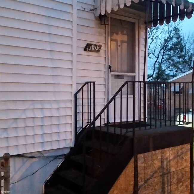 Foto del edificio - 1002 49th Pl NE