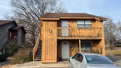 Building Photo - 609-609 N Greenwich Ave
