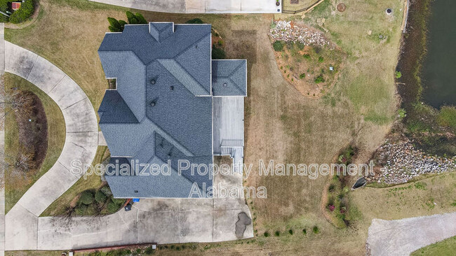 Building Photo - 5135 Lake Crest Cir