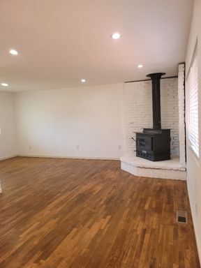 Foto del edificio - Remodeled 3 bed/2 bath in High Point/West Seattle with large fully fenced yard now at $2850!