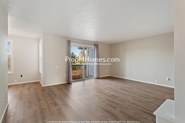 Foto del edificio - Beautiful Condo Living in the Heart of Tualatin! DEPOSIT SPECIAL