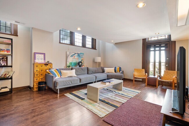 Foto del edificio - 1052 S Kingshighway Blvd