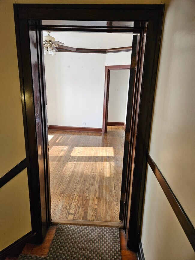 Foto del edificio - 1745 W 89th St
