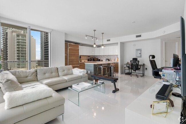 Building Photo - 1100 S Miami Ave