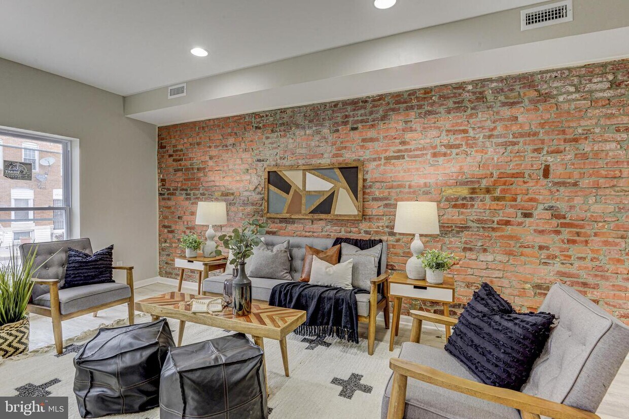 Foto principal - 2511 E Madison St