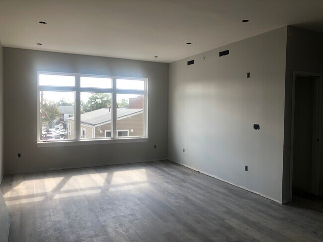 Foto del edificio - 326 E 16th St
