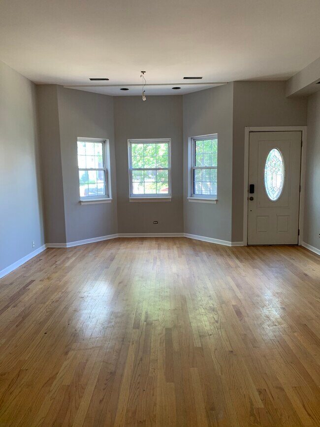 Foto del edificio - 3115 N Oakley Ave