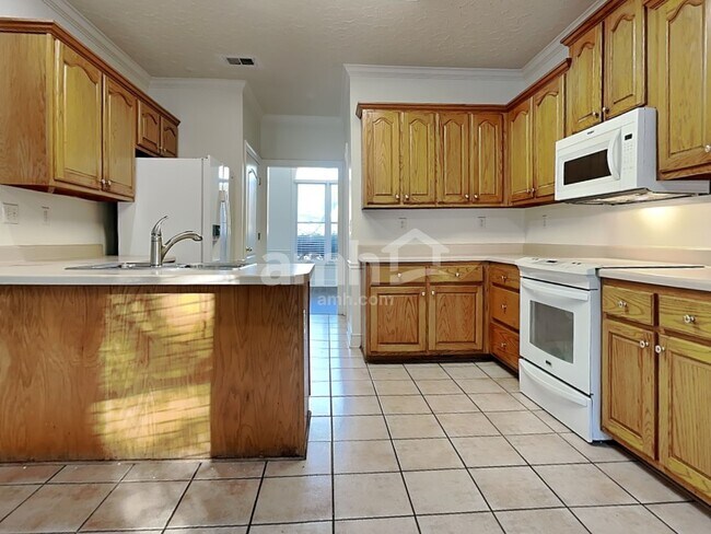 Foto del edificio - 6207 Chester Cv