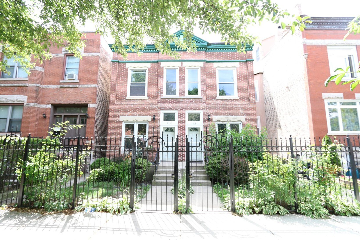 820 S Claremont Ave, Chicago, IL 60612 Townhome Rentals in Chicago IL