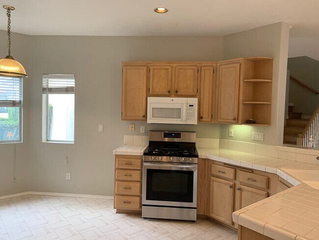 Foto del edificio - 16134 Avenida Venusto