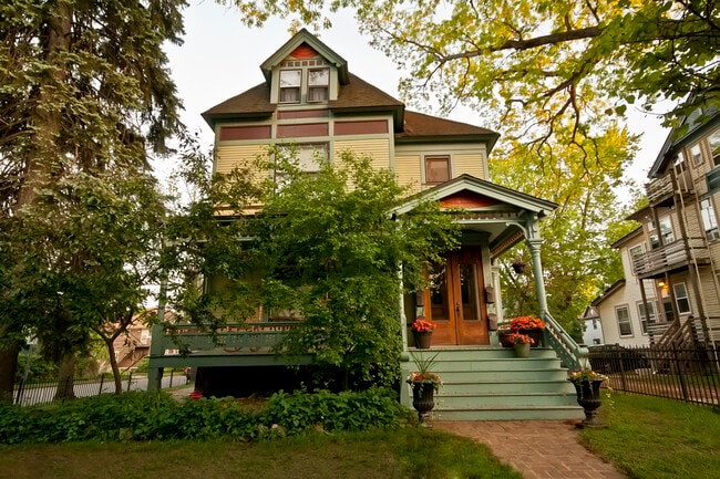Building Photo - 629 W South St