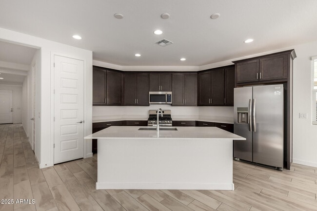 Building Photo - 8141 E Paloma Ave