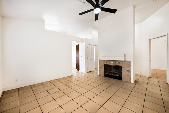 Foto del edificio - Move-In Ready 3-Bedroom Home with All Appliances Included!