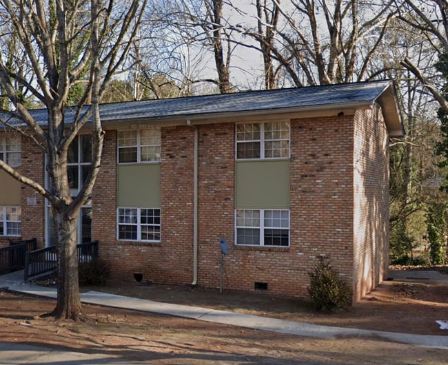 Building Photo - 1602 Line Cir