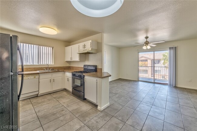 Building Photo - 3957 Rebecca Raiter Ave