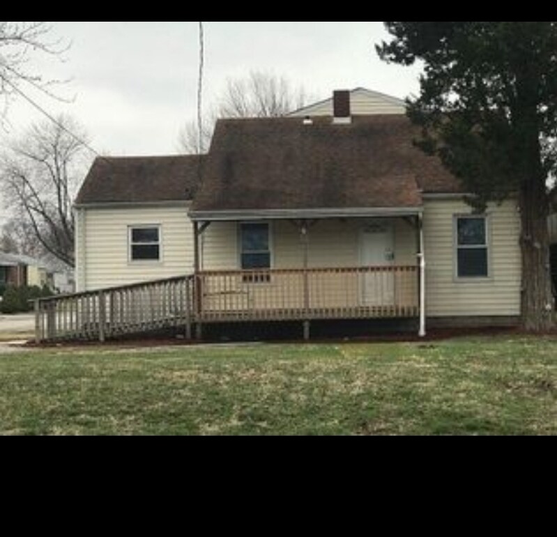 Primary Photo - 3600 Falling Springs Rd