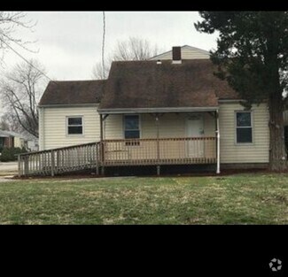 Building Photo - 3600 Falling Springs Rd