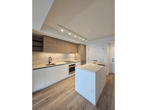 Building Photo - 10448 University Dr