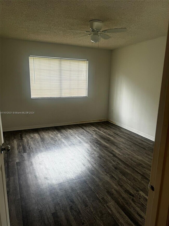 Building Photo - 5035 Wiles Rd