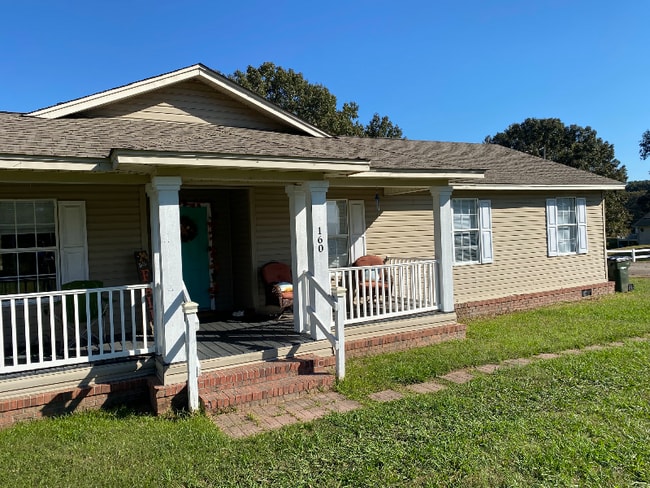 Building Photo - 160 Charity Ln