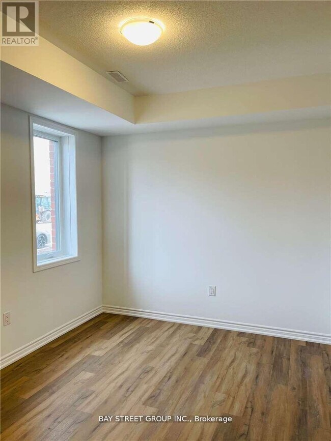 Photo du bâtiment - 980-980 Logan Dr