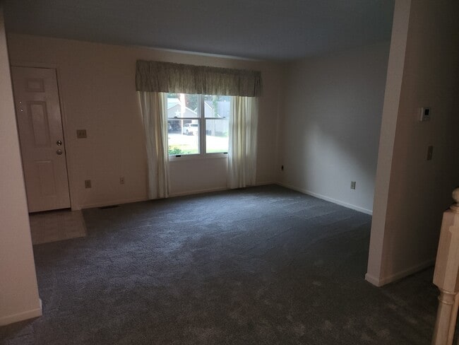 Building Photo - 667 Winesap Cir