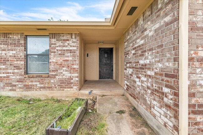 Building Photo - 10412 Koch Dr