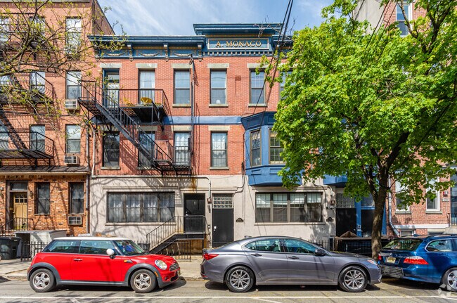 Foto del edificio - 416-418 Madison St