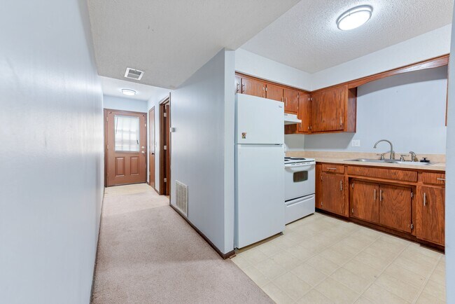 Building Photo - 7103 N Chas Dr