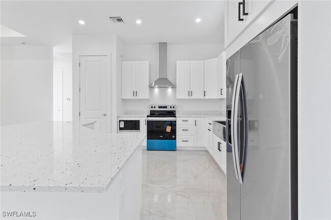 Foto del edificio - 1081 Desoto Blvd S